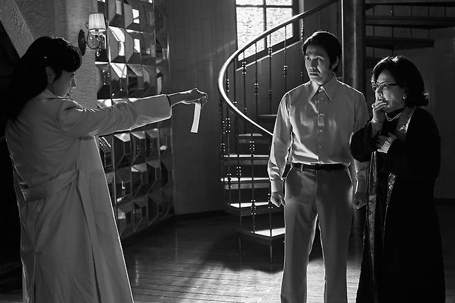 영화 '거미집' 보도 스틸/사진 = 바른손이앤에이