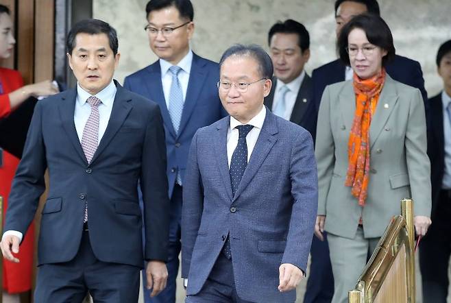 윤재옥 국민의힘 원내대표가 15일 오후 서울 여의도 국회에서 열린 원내대책회의에 참석하고 있다. 사진=뉴스1화상