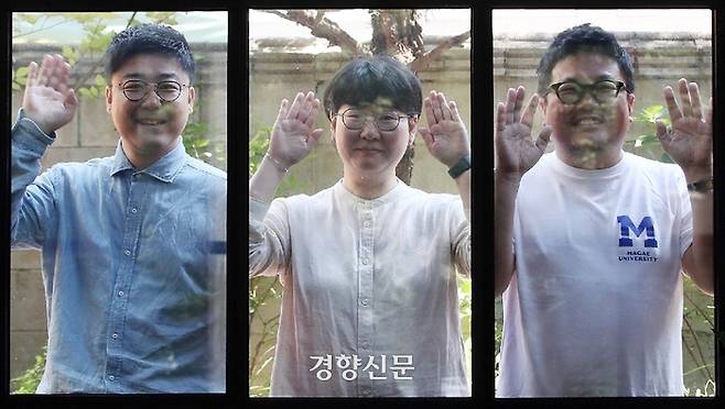 일찌감치 로컬의 가능성을 보고 지역 중심의 창작 활동으로 곳곳에 활기를 불어넣은 로컬 크리에이터의 대표 주자로 꼽히는 세 명의 멘토. 홍주석·고선영·이창길 대표(왼쪽부터). 서성일 선임기자