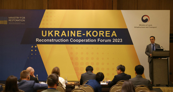 Moon Sung-wuk, head of KT's global business unit, speaks at the forum discussing ways to cooperate on the reconstruction of Ukraine in Kyiv on Thursday. [KT]