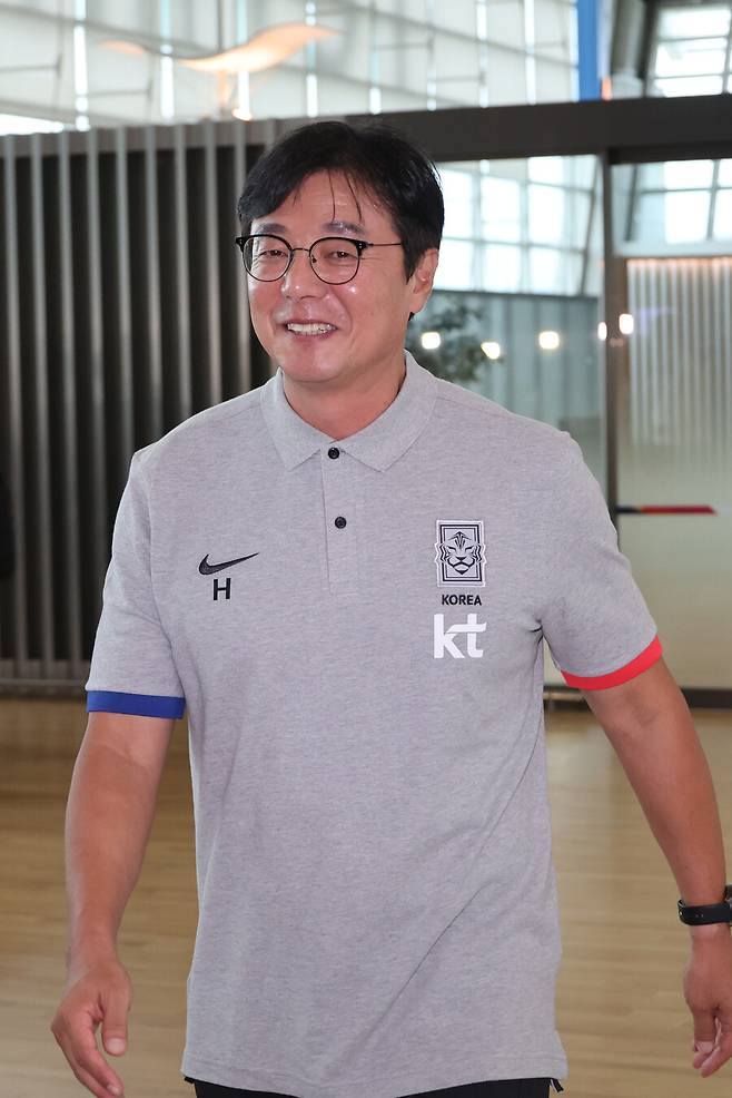 ▲ 24세 이하 대표팀 황선홍 감독과 주장 백승호. ⓒ연합뉴스