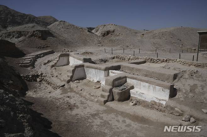 [AP/뉴시스] 요르단강 서안지구 제리코시 인근의 텔에스술탄 고고학 유적으로 17일 유네스코의 팔레스타인 세계유산으로 등재되었다