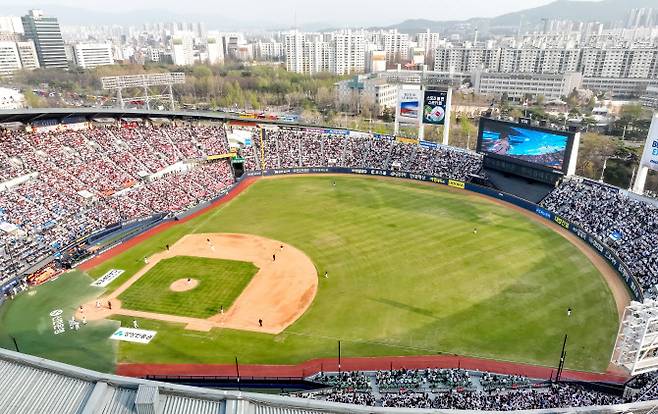 2025년 이후 역사 속으로 사라지게 되는 잠실야구장. 사진=연합뉴스