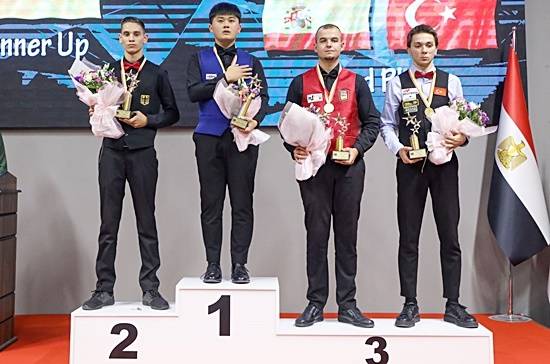 시상대에 나란히 선 입상자들. (왼족부터) 준우승 이브라모프, 우승 오명규, 공동3위 파르도, 부락 하스하스. (사진=파이브앤식스)