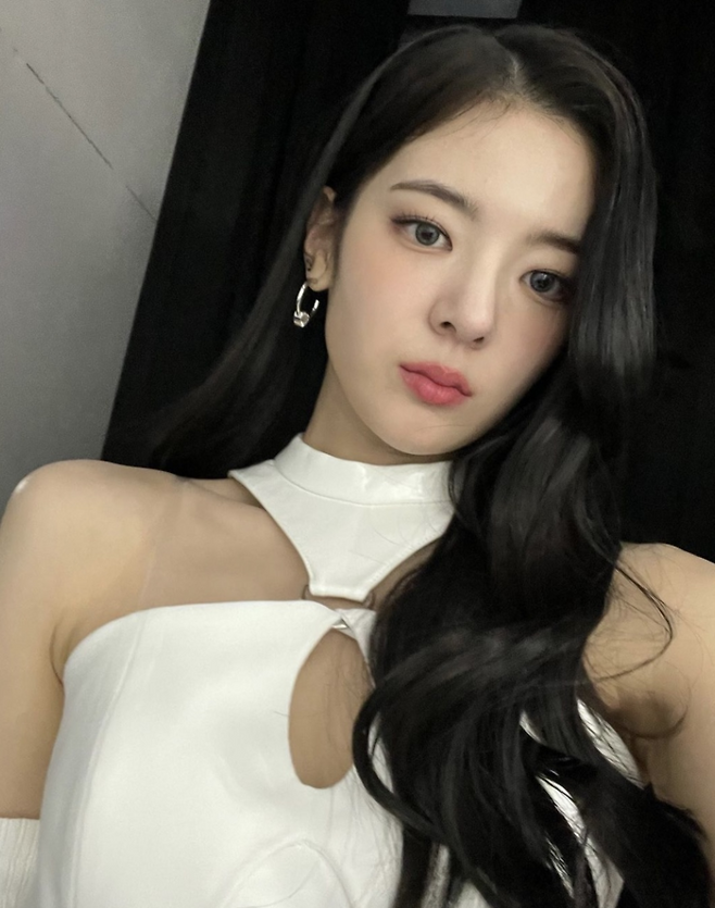 ITZY 공식 사회관계망서비스(SNS)