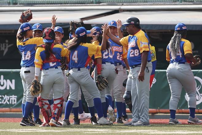 베네수엘라 여자야구 대표팀이 3승2패로 ‘2024 여자야구 월드컵’ 슈퍼라운드 진출권을 획득했다. 사진출처 | WBSC.