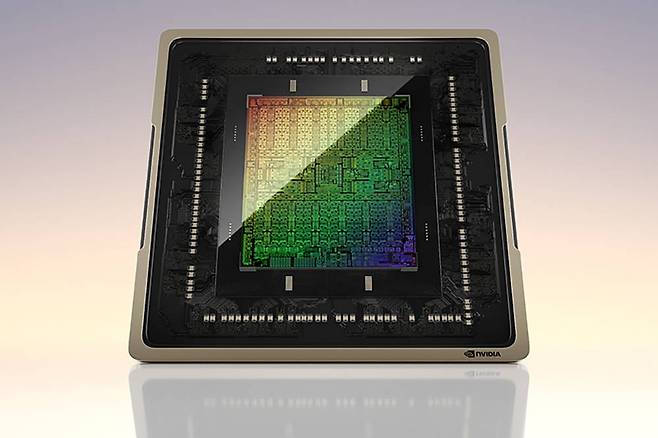 엔비디아 에이다 러브레이스 아키텍처의 구조도, 모든 반도체가 하나의 칩으로 설계된 모놀리식 칩이다 / 출처=엔비디아