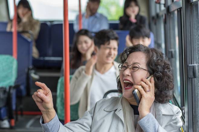 외모 외에 남이 나를 은근슬쩍 판단 혹은 평가하고 있을지 모르는 8가지 행동이나 습관을 소개한다. [사진=게티이미지뱅크]