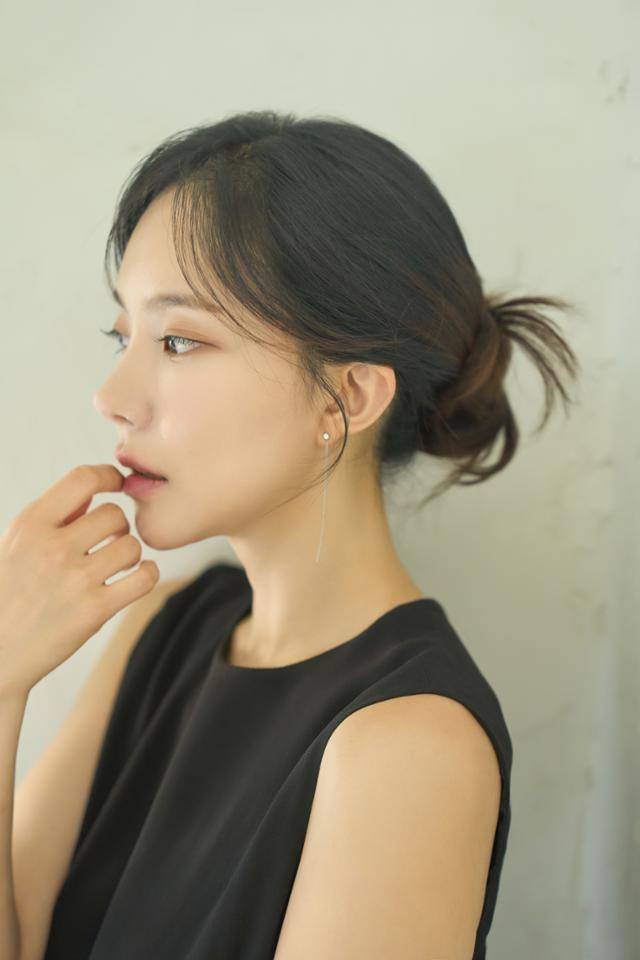 개그우먼 겸 트로트 가수 김나희가 본지와 인터뷰를 가졌다. 꽃길 엔터테인먼트 제공