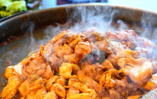 ▲ 강원 춘천 통나무집 닭갈비 [강원도민일보 자료사진]