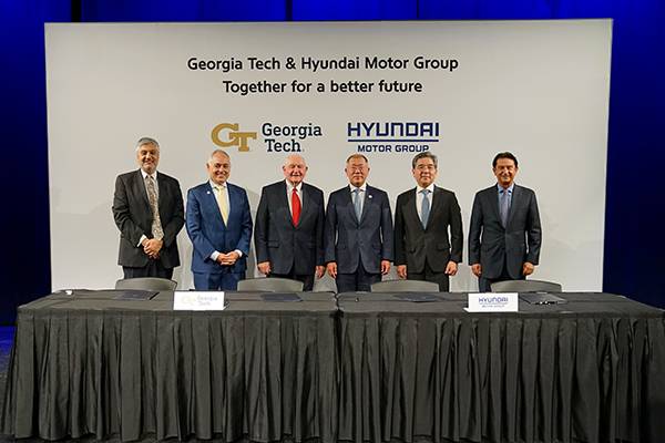 Hyundai Motor Chairman Chung Eui-sun, third from right. [Courtesy of Hyundai Motor Group]