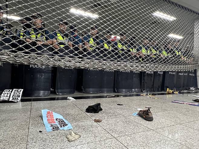 국회의사당역 6번 출구 (서울=연합뉴스) 최윤선 기자 = 21일 오후 폐쇄된 국회의사당역 6번 출구. 2023.09.21. ysc@yna.co.kr