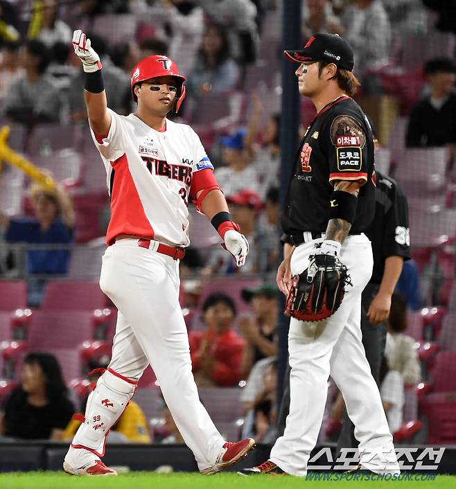 2023 KBO리그 KIA 타이거즈와 KT 위즈의 경기가 22일 광주기아챔피언스필드에서 열렸다. 2회말 1사 3루 KIA 변우혁이 적시타를 날린 뒤 환호하고 있다. 광주=박재만 기자pjm@sportschosun.com/2023.09.22/