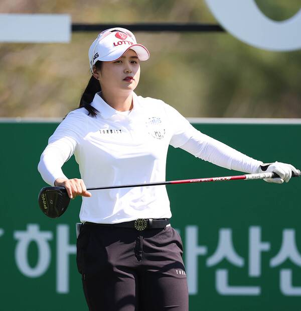 2023년 한국여자프로골프(KLPGA) 투어 하나금융그룹 챔피언십에 출전한 최혜진 프로가 2라운드에서 경기하는 모습이다. 사진제공=KLPGA