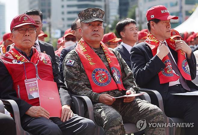 서울수복 기념행사 참석한 김계환 해병대사령관 (서울=연합뉴스) 윤동진 기자 = 김계환 해병대사령관이 23일 오전 서울광장에서 열린 제73주년 서울수복 기념행사에 참석해 있다. 2023.9.23 mon@yna.co.kr