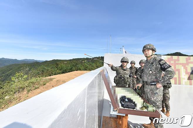 김승겸 합참의장이 24일 육군 7사단 예하 최전방 GOP대대를 찾았다. (합참 제공)