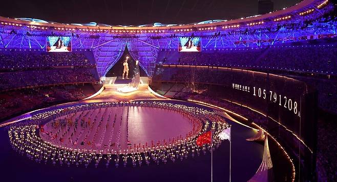 23일 중국 항저우 올림픽 스포츠센터 스타디움에서 2022 항저우 아시안게임 개막식이 열리고 있다. 공동취재사진