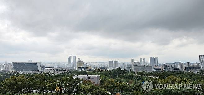 울산 흐린 하늘 [연합뉴스 자료사진]