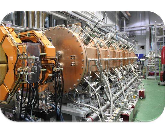 ▲구축 완료된 RFQ 선형가속기.[사진제공=미래부]