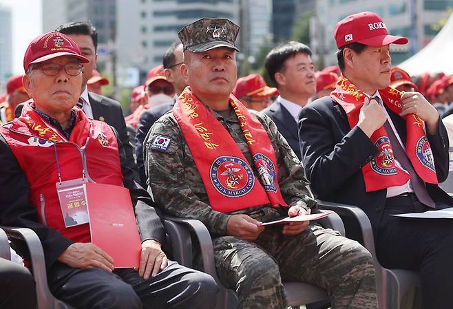 김계환 해병대 사령관(가운데 중장 계급장 단 사람)이 지난 23일 서울광장에서 열린 제73주년 서울수복 기념행사에 참석해 있다. 연합뉴스