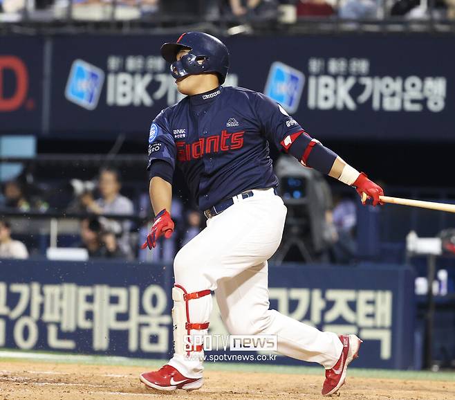 ▲ 한동희는 공격과 수비 모두에서 어려운 시즌을 보냈다 ⓒ곽혜미 기자