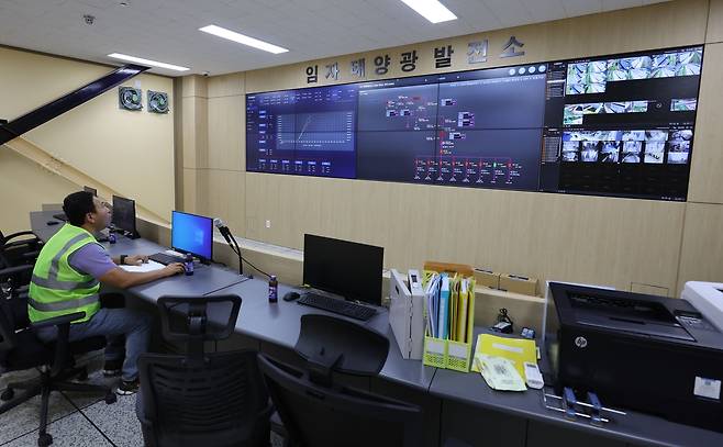 임자도 태양광발전소 내부 [촬영 형민우]