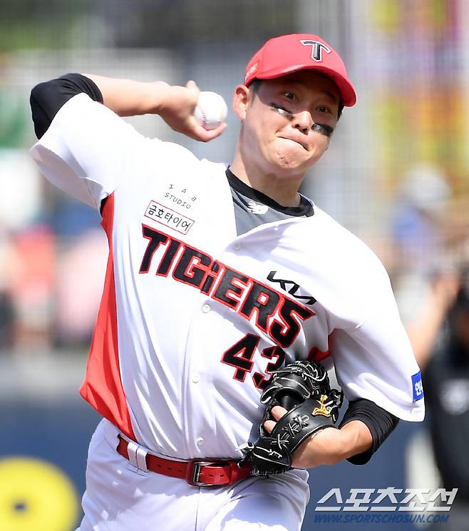 2023 KBO리그 KIA 타이거즈와 LG 트윈스의 경기가 10일 광주기아챔피언스필드에서 열렸다. KIA 김건국이 역투하고 있다. 광주=박재만 기자pjm@sportschosun.com/2023.09.10/