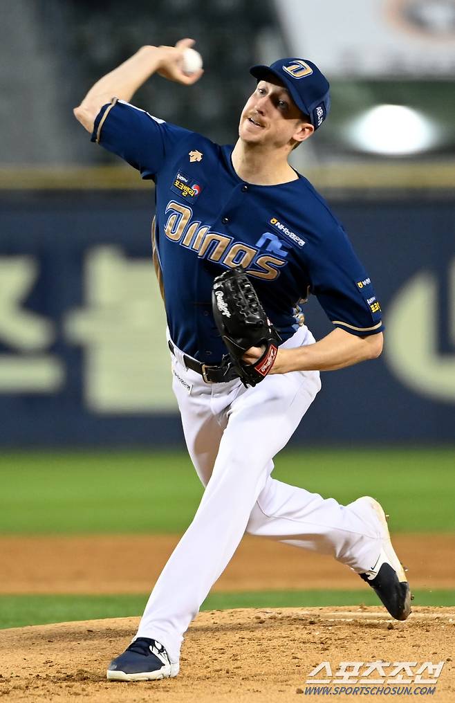 19일 잠실야구장에서 열린 NC와 두산의 경기, NC 선발투수 페디가 역투하고 있다. 잠실=허상욱 기자wook@sportschosun.com/2023.09.19/