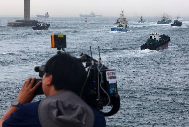 오염수 관련 한국 어민 취재하는 중국 관영 중앙TV(CCTV)/ 연합뉴스