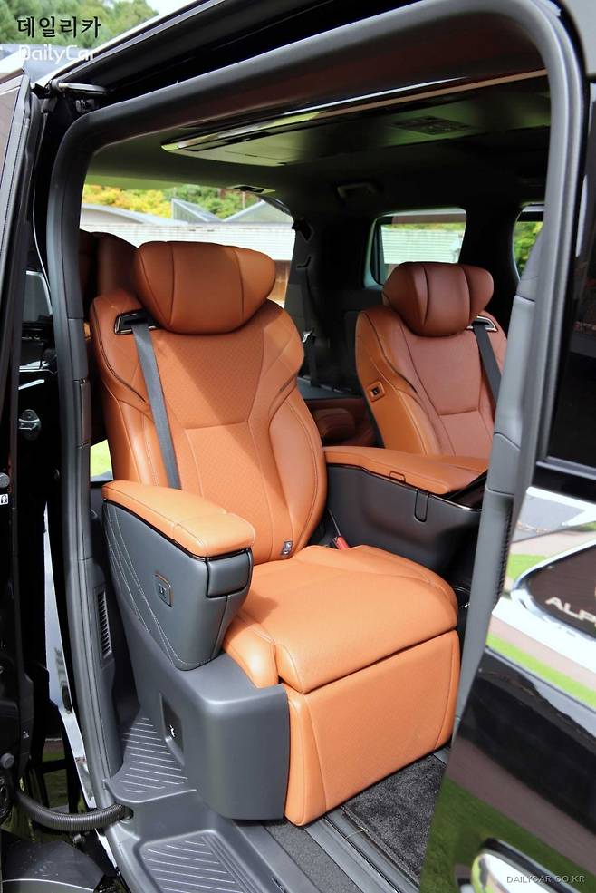 토요타, 알파드