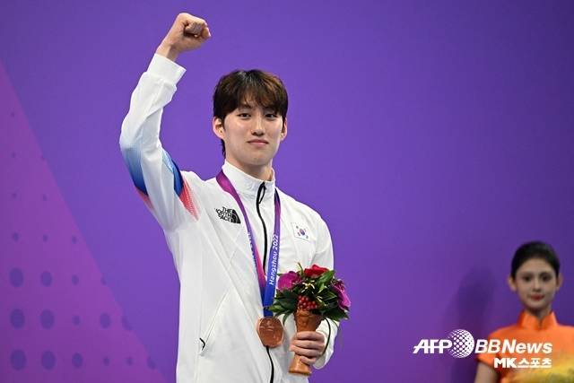 평영 100m에서 동메달을 목에 건 최동열. 사진(항저우 중국)=AFPBBNews=News1