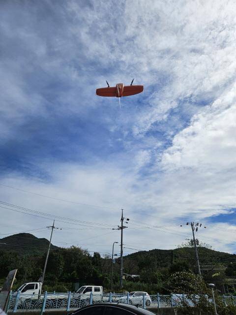 가쟁이 지적재조사지구를 드론으로 촬영하는 모습. / 사진제공=수원특례시