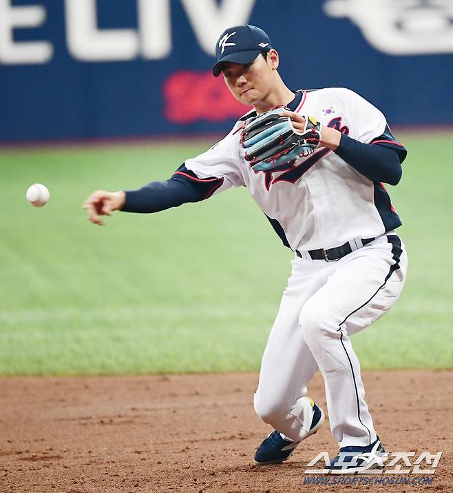 23일 고척돔에서 열린 2023 항저우 아시안게임 야구대표팀 소집 훈련, 김주원이 수비 훈련을 하고 있다. 고척=최문영 기자deer@sportschosun.com /2023.09.23/