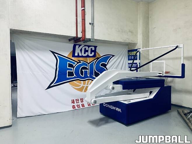 ▲ 부산사직체육관에 있는 보조경기장 입구&nbsp;