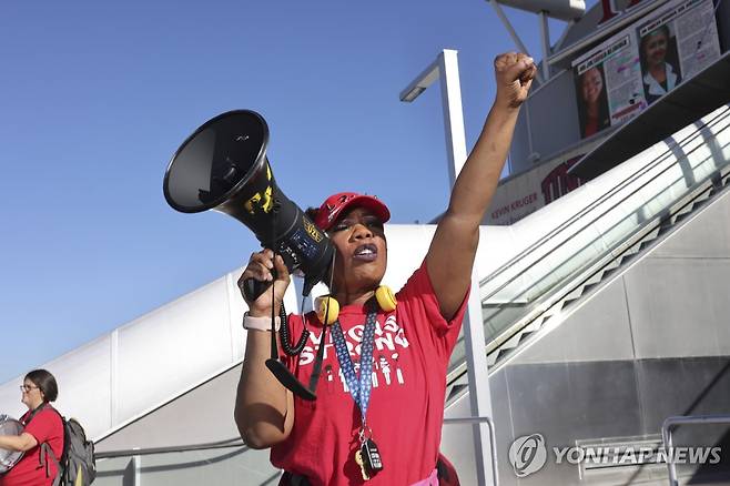 파업 타당성 외치는 라스베이거스 호텔 노동자 다이애나 토머스 [라스베이거스 리뷰 저널 제공. AP=연합뉴스. 재판매 및 DB 금지]
