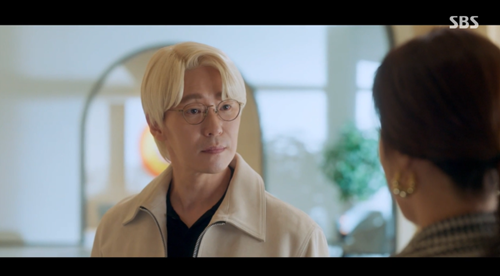 매튜 리는 악인들을 단죄하기 위한 빌드업을 마쳤다.