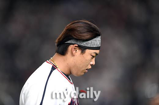 국제대회에서 구설수에 휘말리며 힘겨워한 강백호 / 일본(도쿄) = 유진형 기자 zolong@mydaily.co.kr