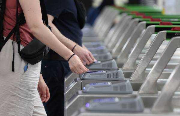 <yonhap photo-5290="">서울 시내 지하철 개찰구 모습. 연합뉴스</yonhap>