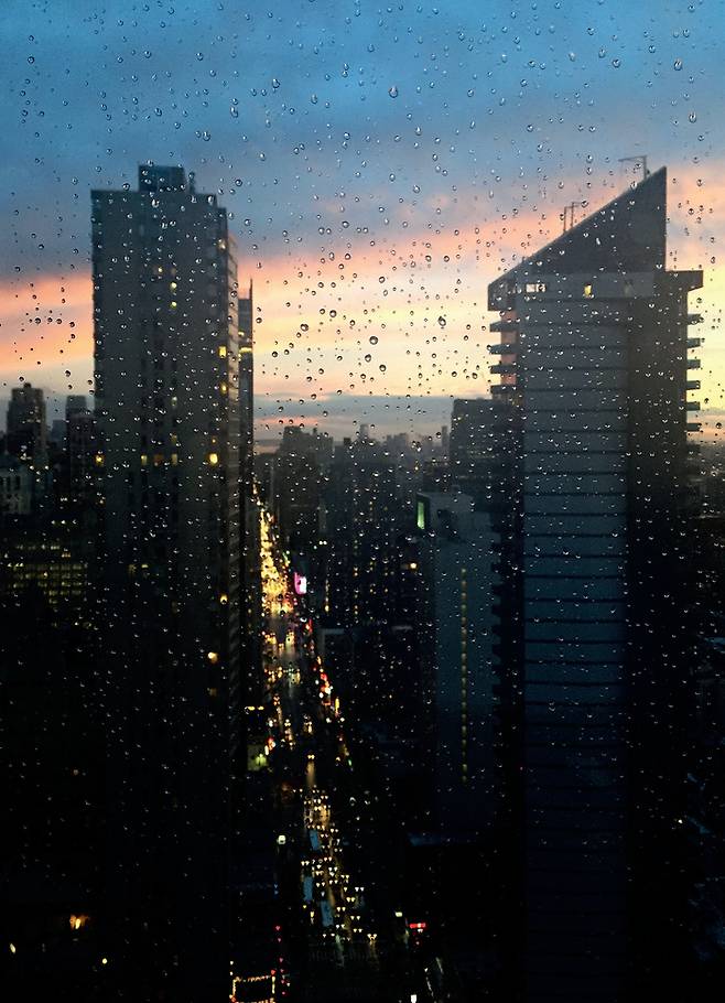 어둠 속 뉴욕 / 사진=‘여기, 내가 사랑한 뉴욕이 있어’ 작가 JIN.H 제공