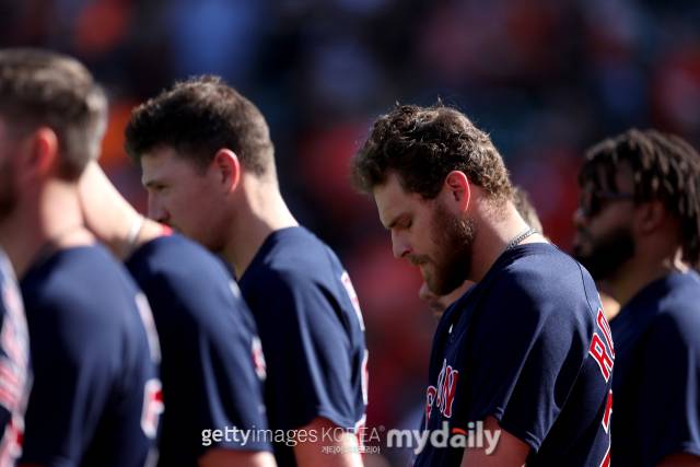팀 웨이크필드를 추모하는 시간을 가졌던 보스턴 레드삭스 선수단./게티이미지코리아