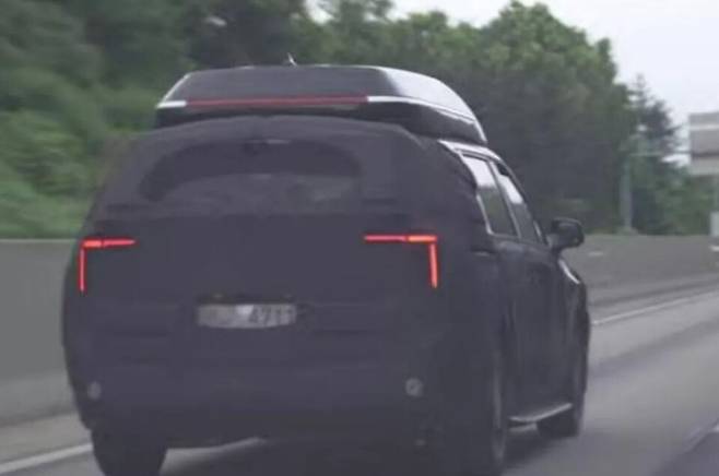 기아 신형 '카니발 하이리무진' (출처 : 보배드림)