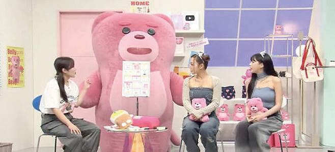 최근 홈쇼핑 업체들 사이에서 IPTV 영향력을 벗어나려는 움직임이 포착되고 있다.[사진=롯데홈쇼핑 제공]