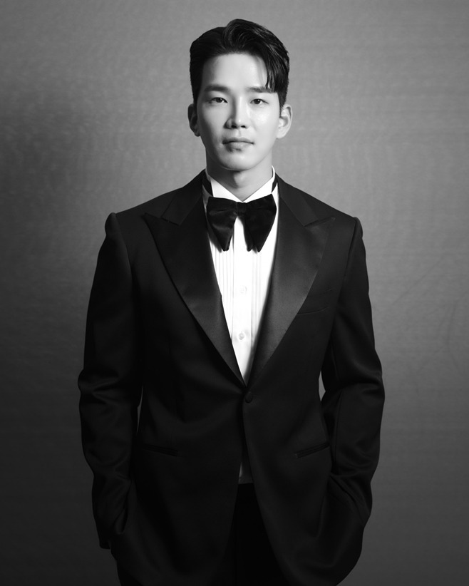 배우 고윤