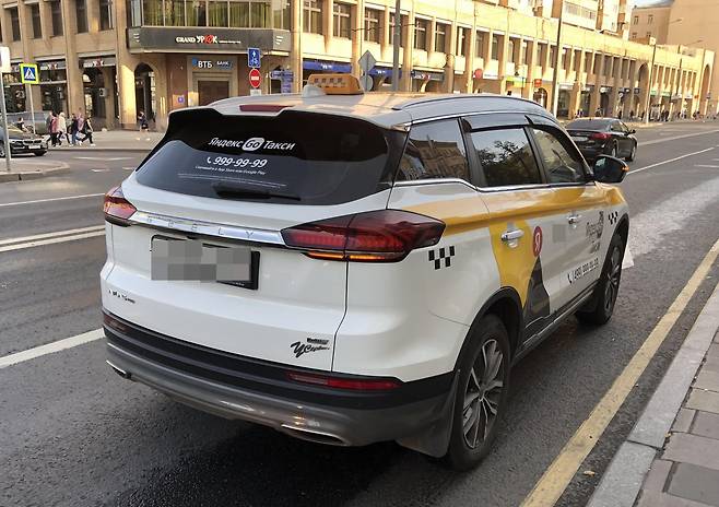 중국차로 운영되는 러시아 택시 [촬영 최인영]