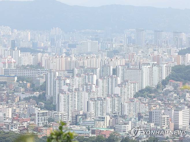 서울 남산에서 내려다본 아파트 일대 모습 
[연합뉴스 자료사진]