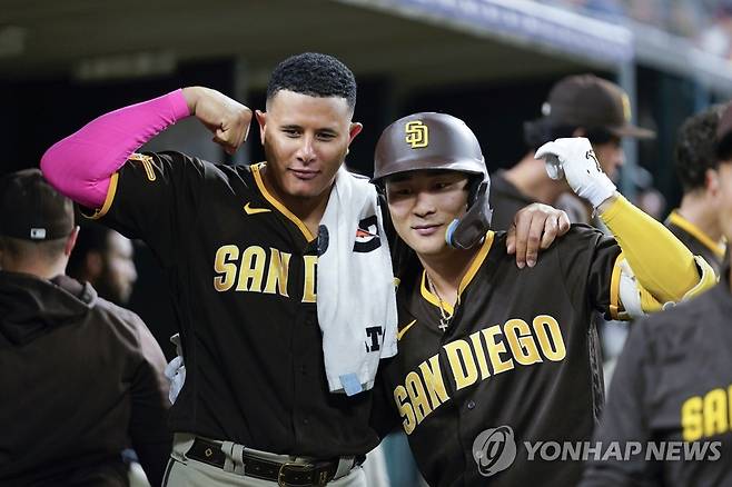 MLB 한 시즌 최다 홈런 기록하고 기뻐하는 김하성 (디트로이트 AP=연합뉴스)