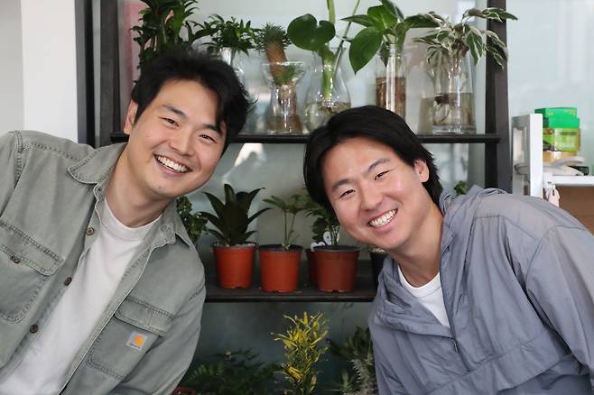 지난달 22일 서울 강남구 역삼동 사무실에서 그루우 귄휘광(왼쪽) 대표와 강동희 CTO가 조선비즈와 인터뷰를 하고 있다./장련성 기자