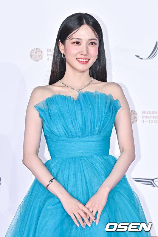 [OSEN=부산, 박준형 기자] 4일 오후 ‘부산 해운대구 영화의전당 야외극장에서 제28회 부산국제영화제(BIFF)' 개막식 레드카펫 행사가 열렸다.배우 박은빈이 레드카펫을 밟고 있다    2023.10.04 /soul1014@osen.co.kr