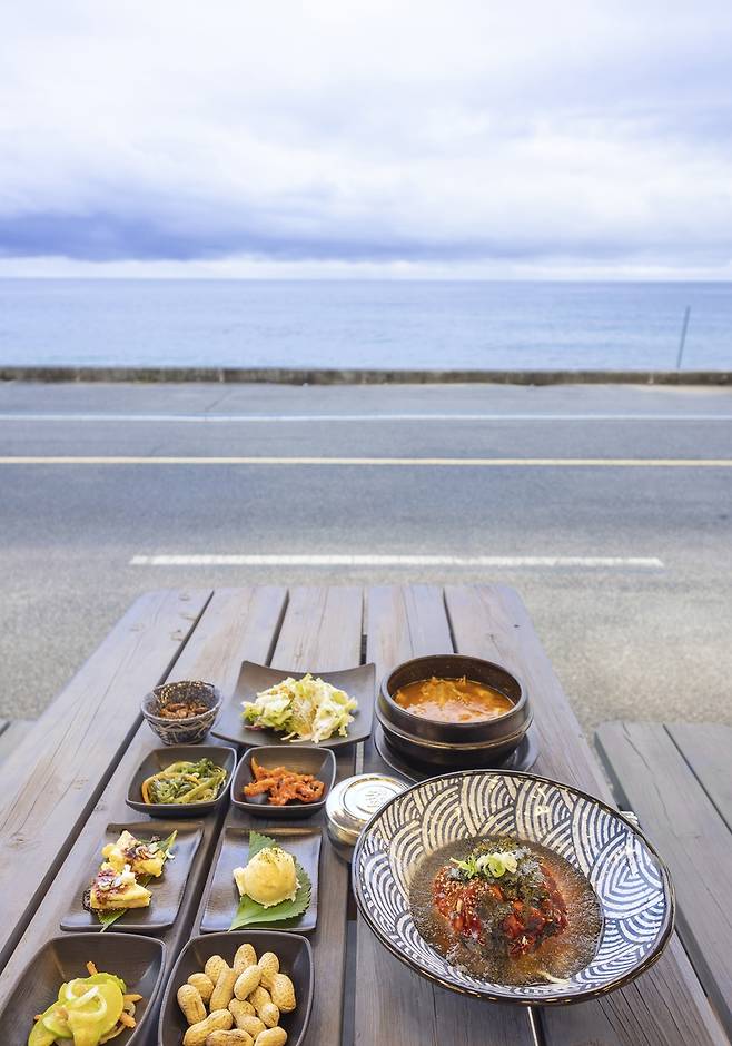 경상도식 영덕 물회 [사진/성연재 기자]