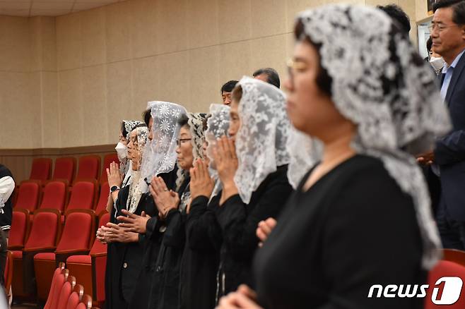 5일 오후 전남 고흥군 도양읍 마리안느와 마가렛 나눔연수원에서 '소록도 천사' 고 마가렛 피사렉 간호사 추모 미사가 열리고 있다.2023.10.5/뉴스1 ⓒ News1 김동수 기자